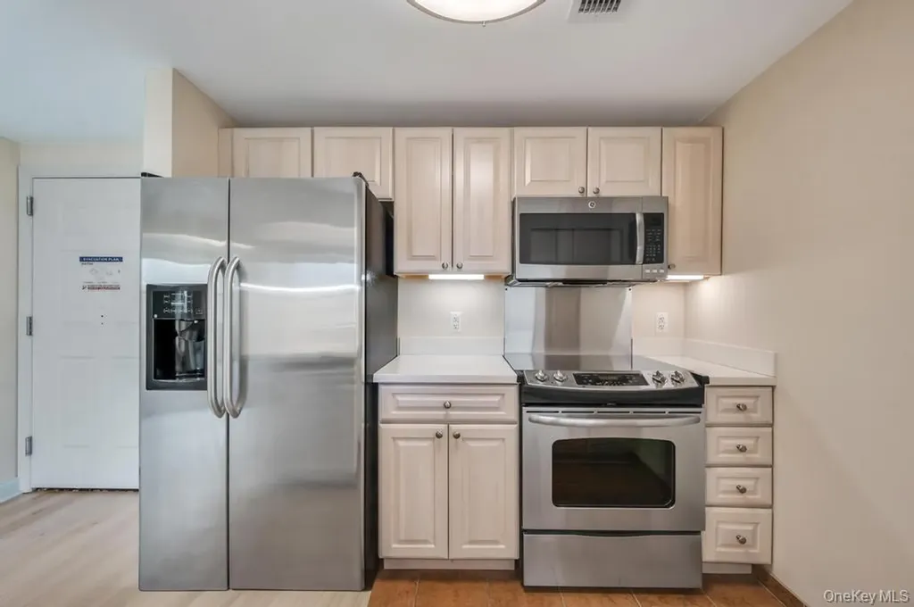 300 E Overlook Port Washington NY 11050