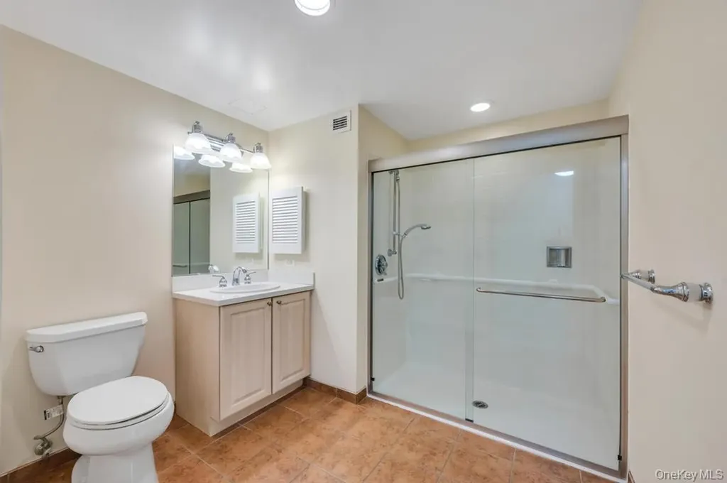 300 E Overlook Port Washington NY 11050