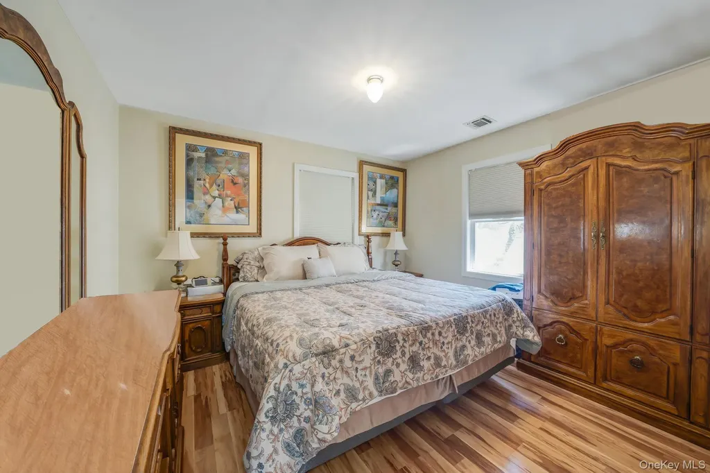 82 E Seacrest Avenue Lindenhurst NY 11757