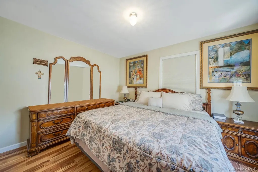 82 E Seacrest Avenue Lindenhurst NY 11757