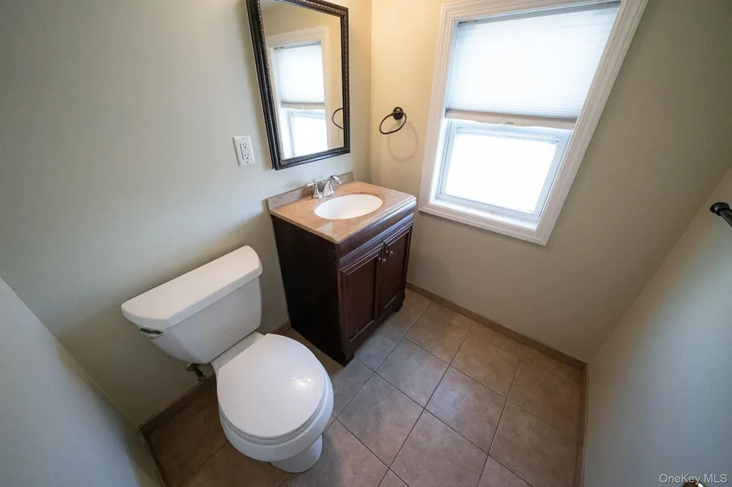 82 E Seacrest Avenue Lindenhurst NY 11757
