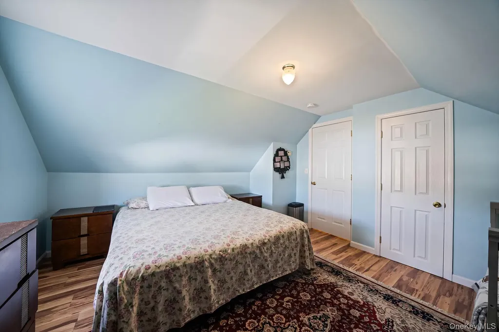 82 E Seacrest Avenue Lindenhurst NY 11757