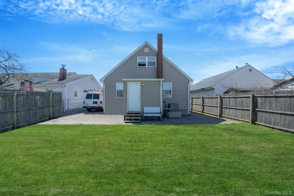 82 E Seacrest Avenue Lindenhurst NY 11757