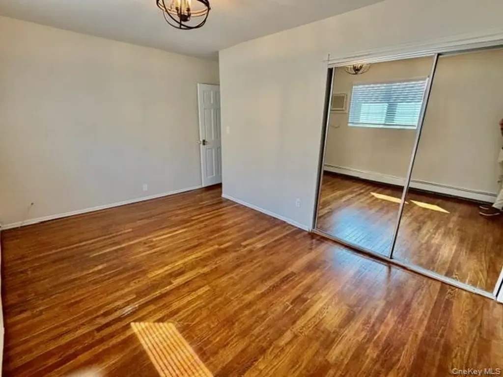 211 W Walnut Long Beach NY 11561