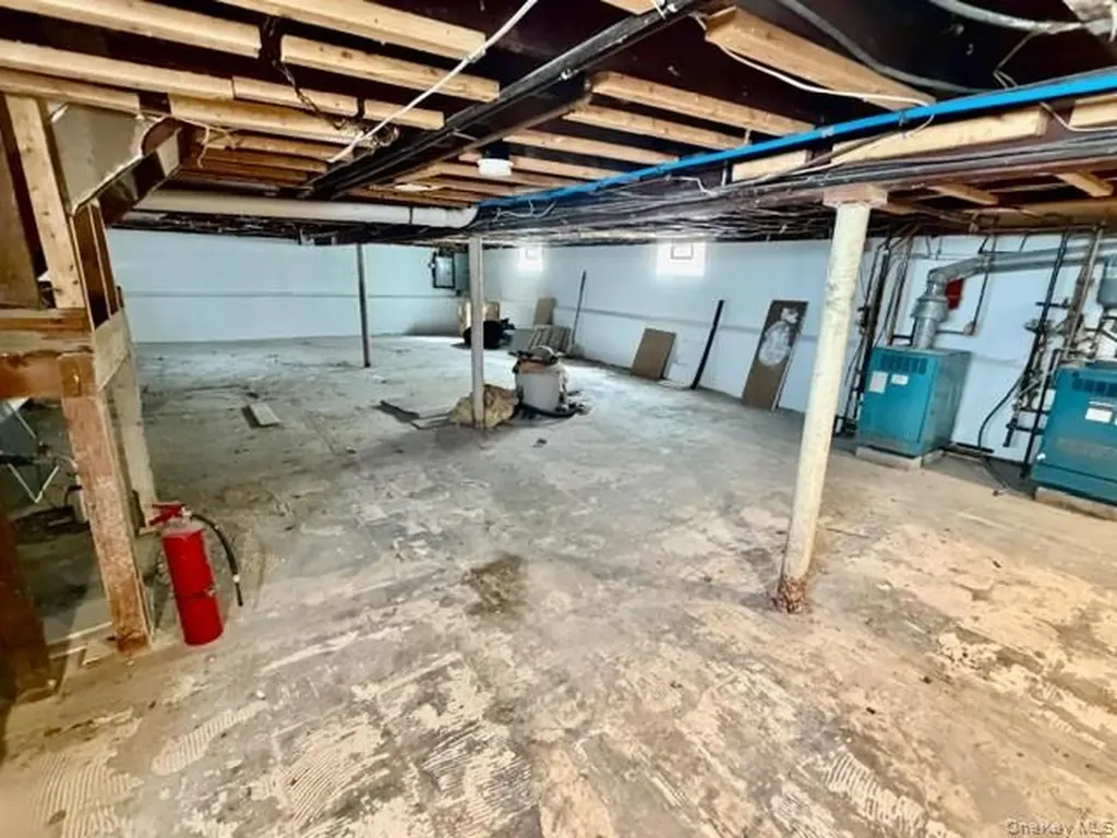 211 W Walnut Long Beach NY 11561