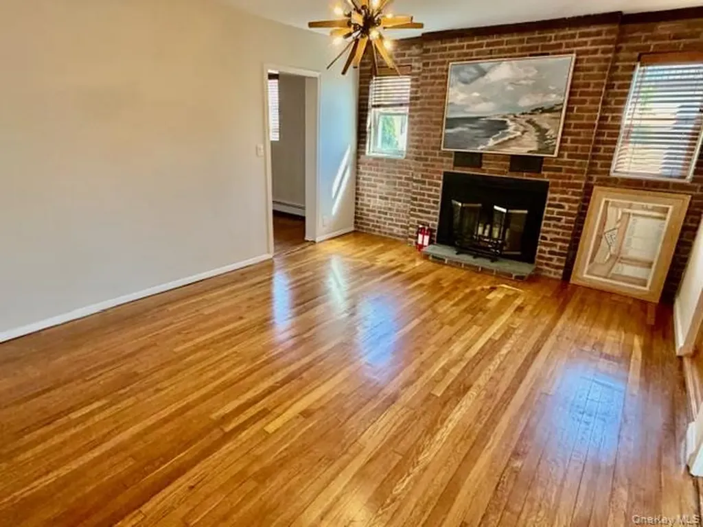 211 W Walnut Long Beach NY 11561