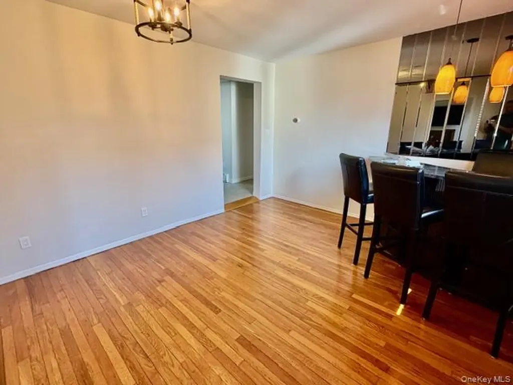 211 W Walnut Long Beach NY 11561