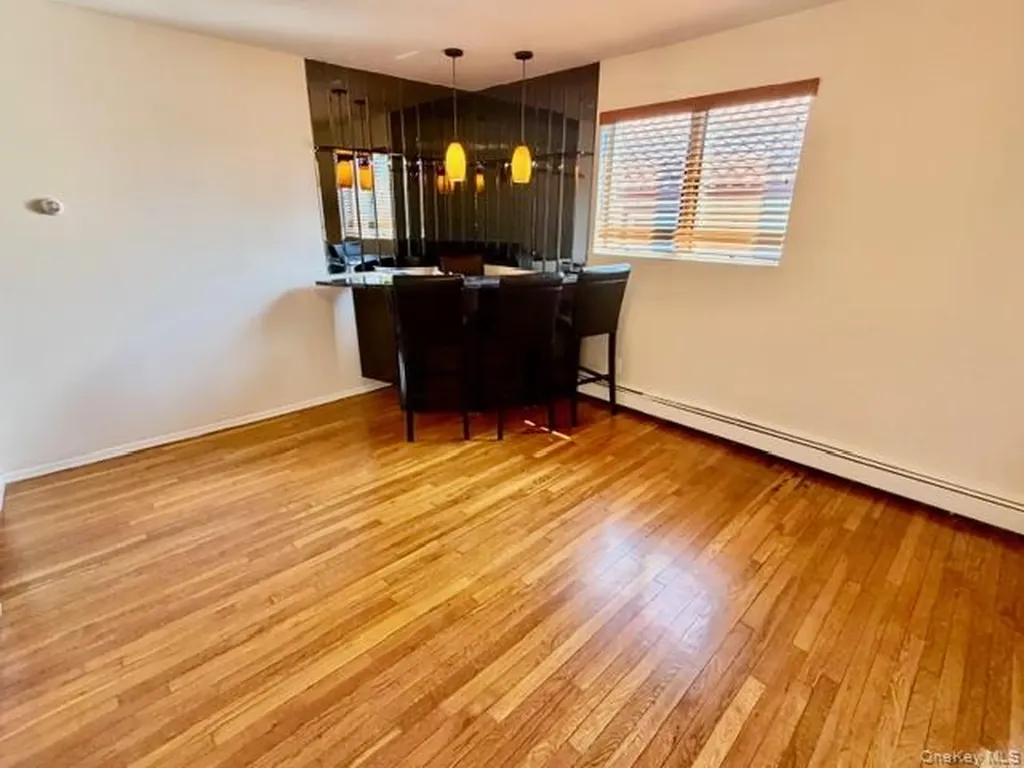 211 W Walnut Long Beach NY 11561