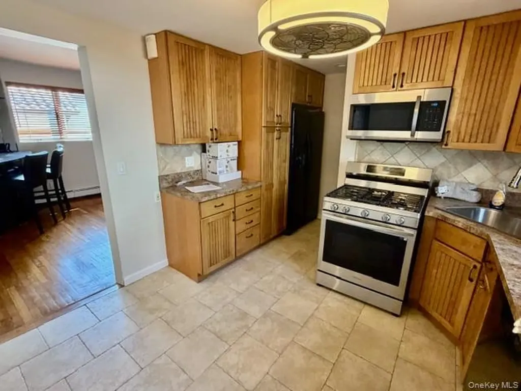 211 W Walnut Long Beach NY 11561