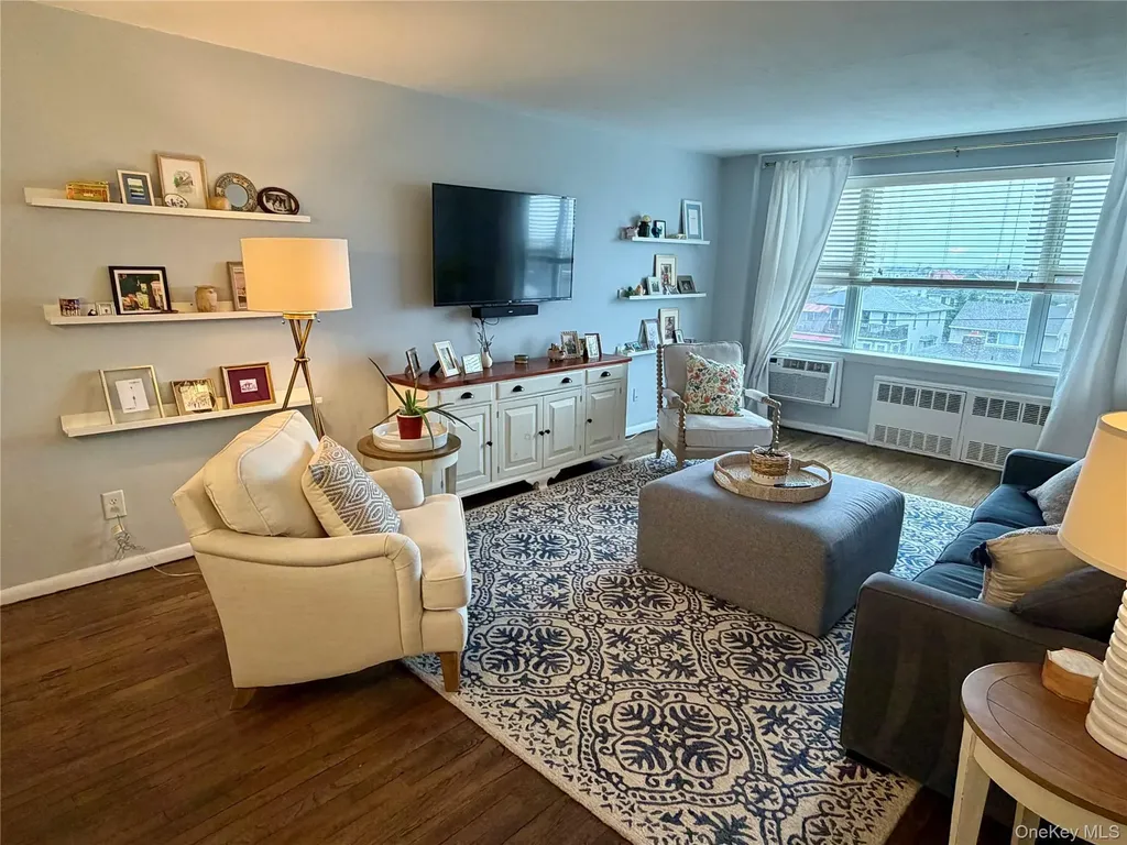 333 E Broadway Long Beach NY 11561