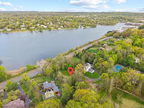 367 E Shore Road Great Neck NY 11023