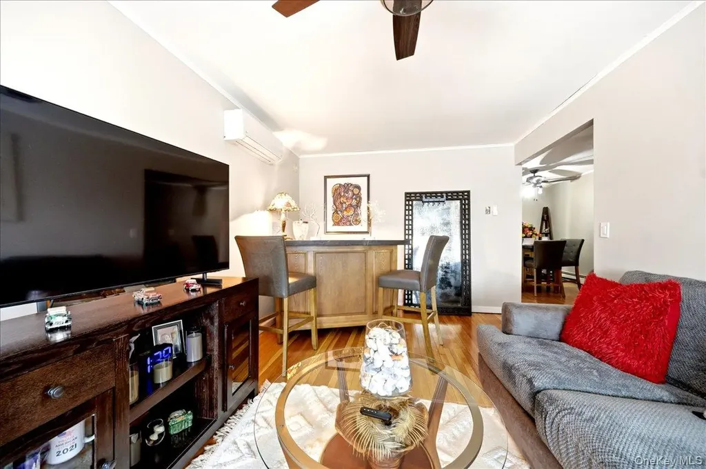 545 Hollywood Avenue Bronx NY 10465