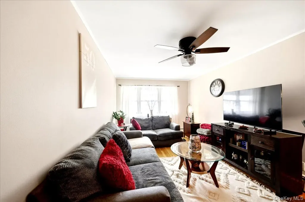 545 Hollywood Avenue Bronx NY 10465