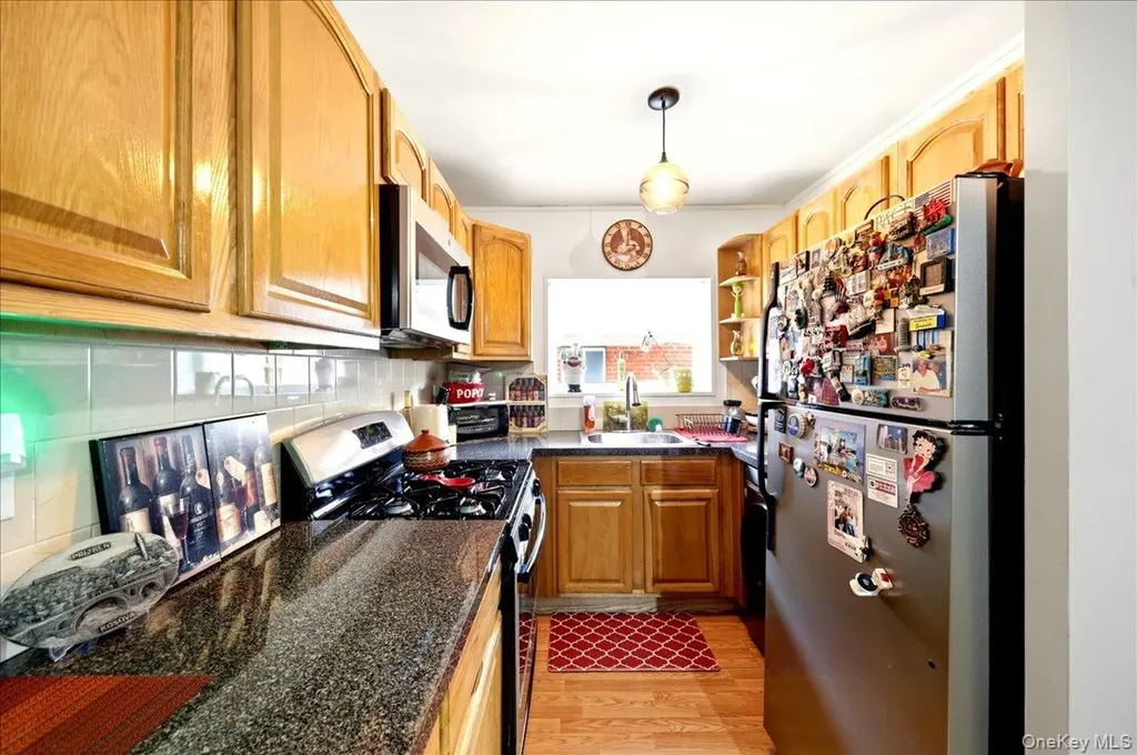 545 Hollywood Avenue Bronx NY 10465