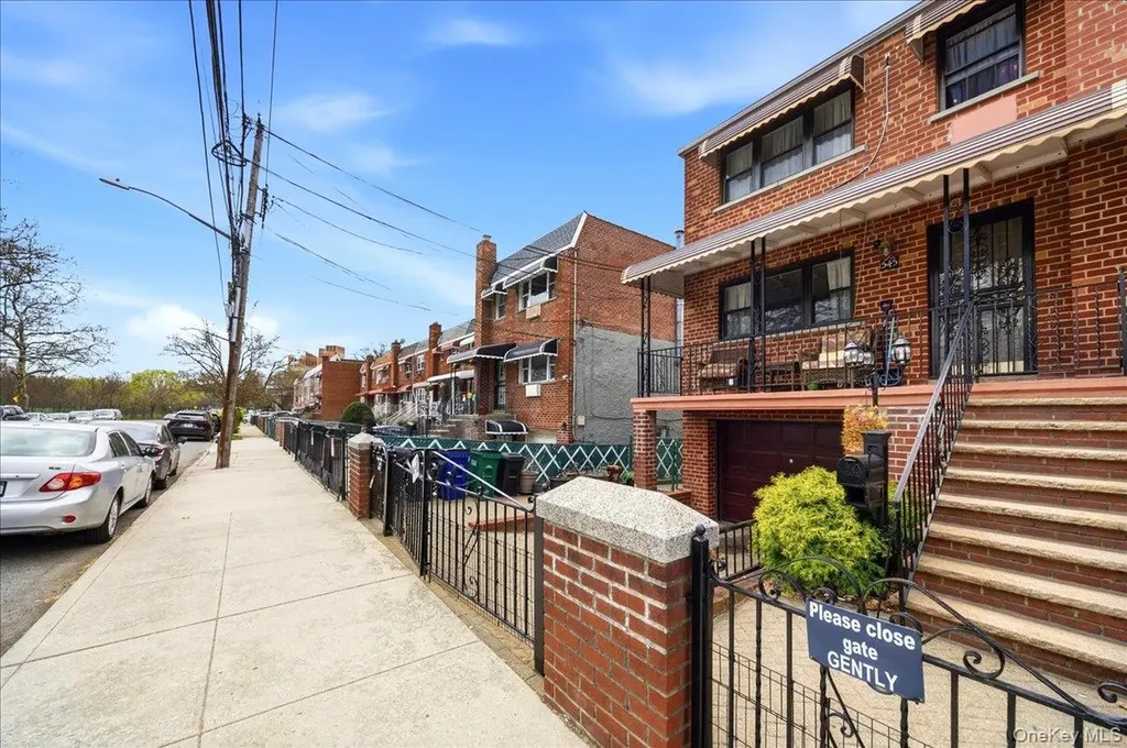 545 Hollywood Avenue Bronx NY 10465