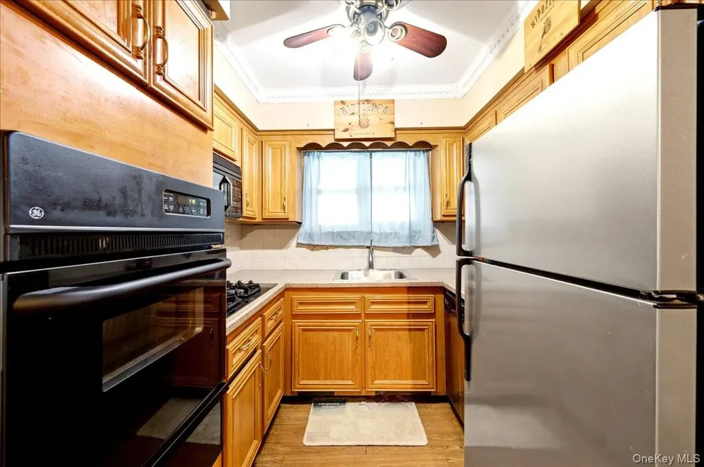 545 Hollywood Avenue Bronx NY 10465