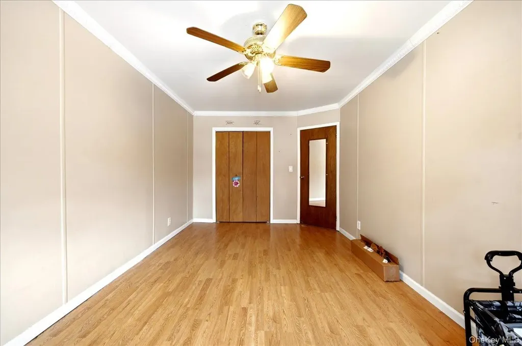 545 Hollywood Avenue Bronx NY 10465