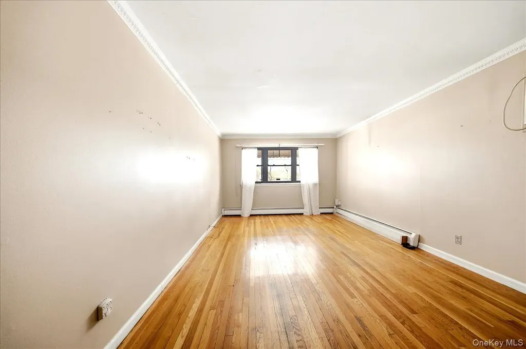 545 Hollywood Avenue Bronx NY 10465