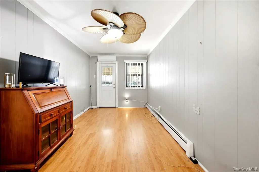 545 Hollywood Avenue Bronx NY 10465