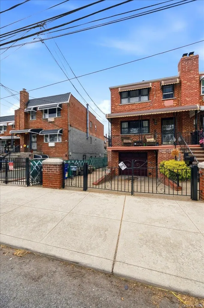 545 Hollywood Avenue Bronx NY 10465