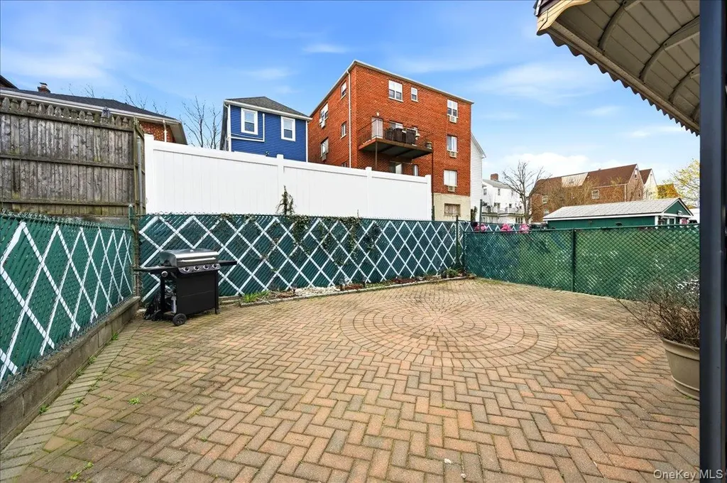 545 Hollywood Avenue Bronx NY 10465