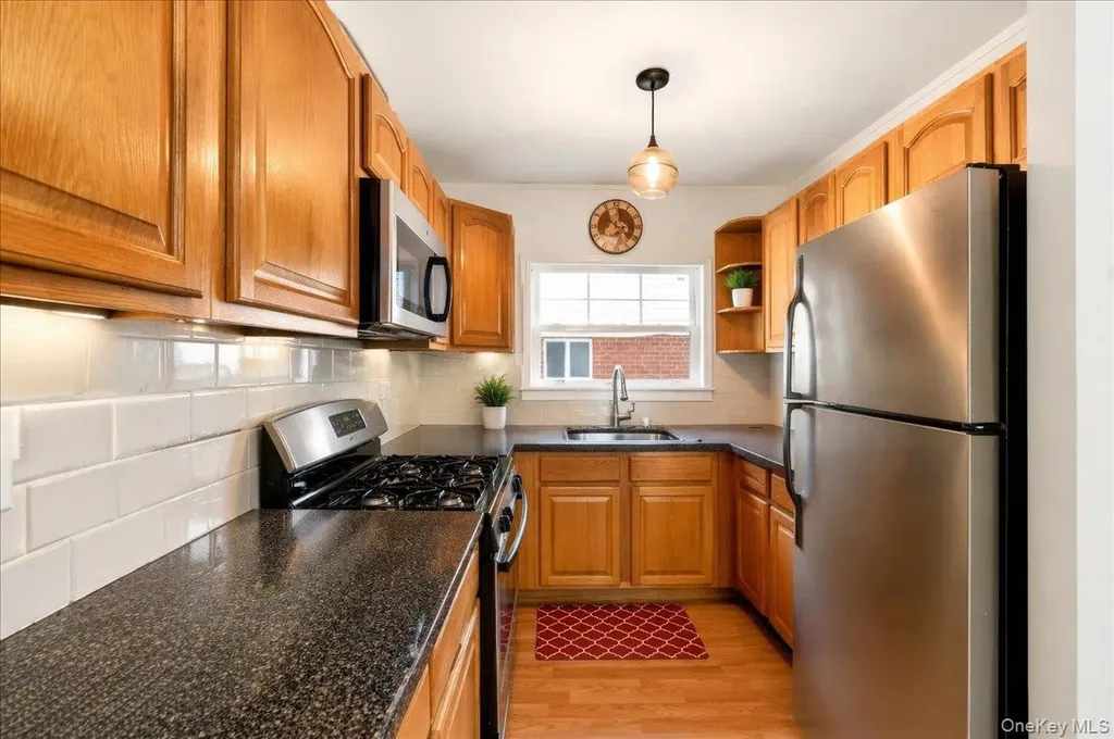545 Hollywood Avenue Bronx NY 10465
