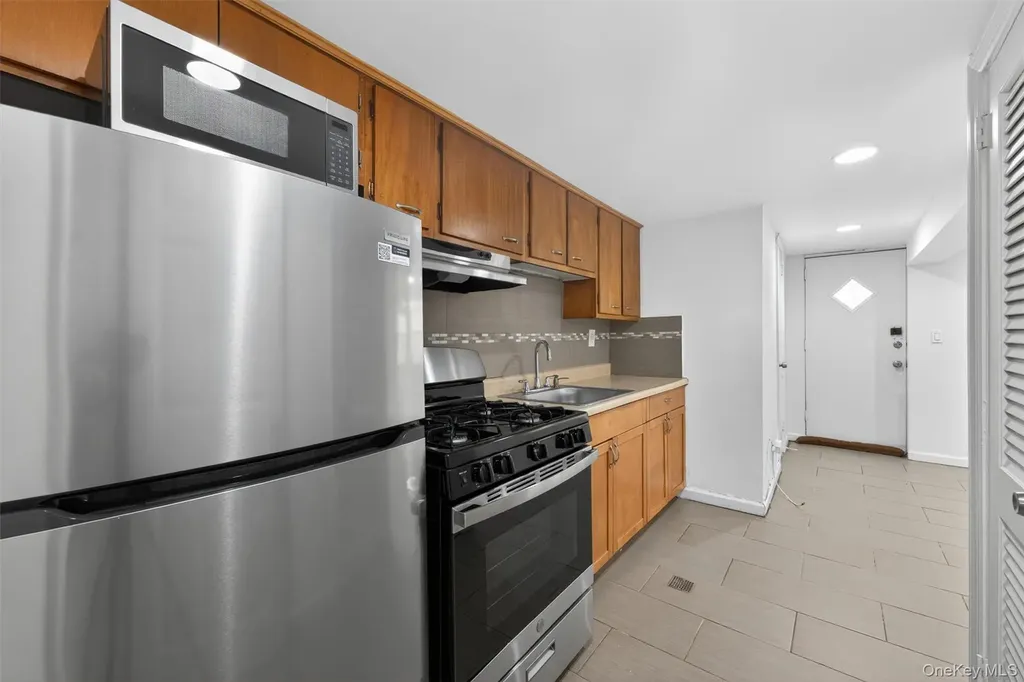 3215 Bruckner Boulevard Bronx NY 10461