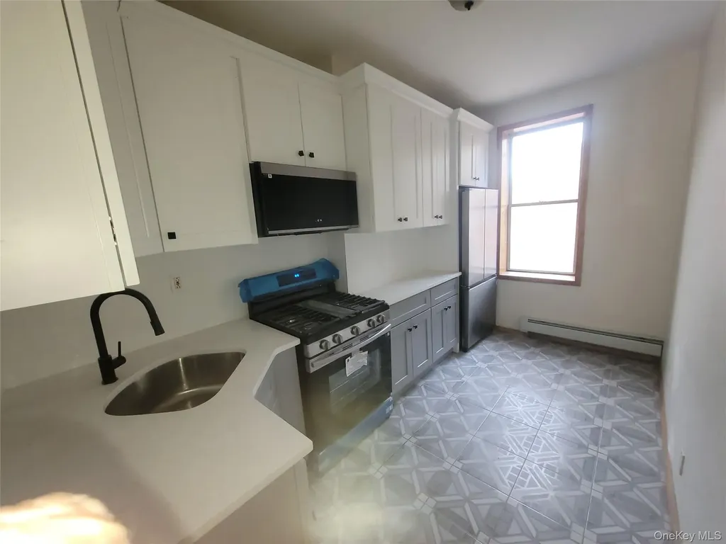 433 Jerome Street Brooklyn NY 11207