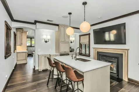 91 Crescent Beach Road Glen Cove NY 11542