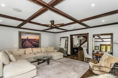 91 Crescent Beach Road Glen Cove NY 11542