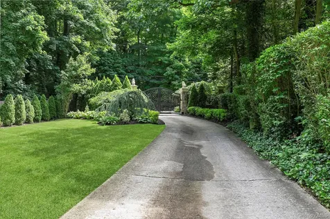 91 Crescent Beach Road Glen Cove NY 11542
