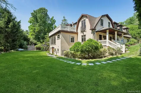 91 Crescent Beach Road Glen Cove NY 11542