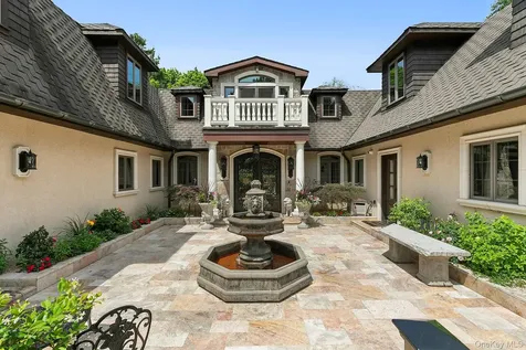 91 Crescent Beach Road Glen Cove NY 11542
