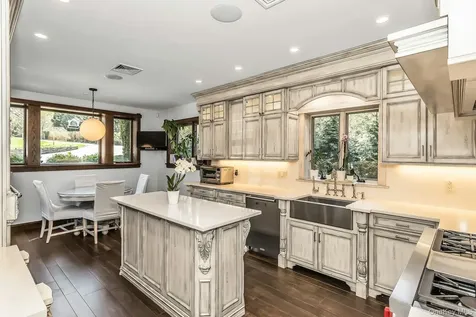 91 Crescent Beach Road Glen Cove NY 11542