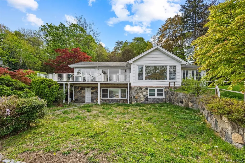 355A E Shore Road Great Neck NY 11023