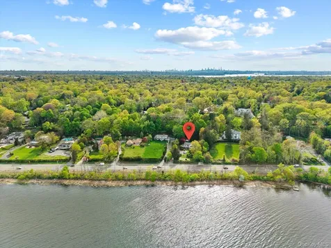 355A E Shore Road Great Neck NY 11023