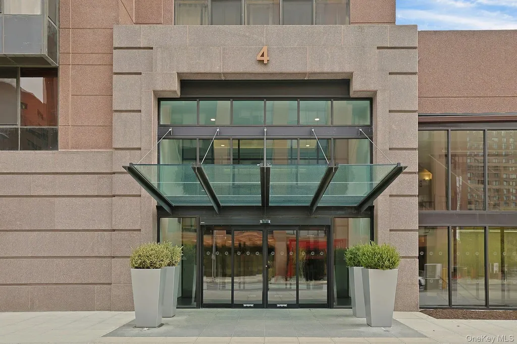 4 Martine White Plains NY 10606