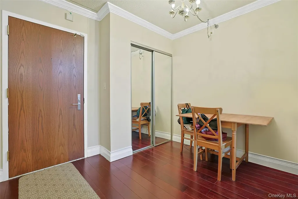 4 Martine White Plains NY 10606