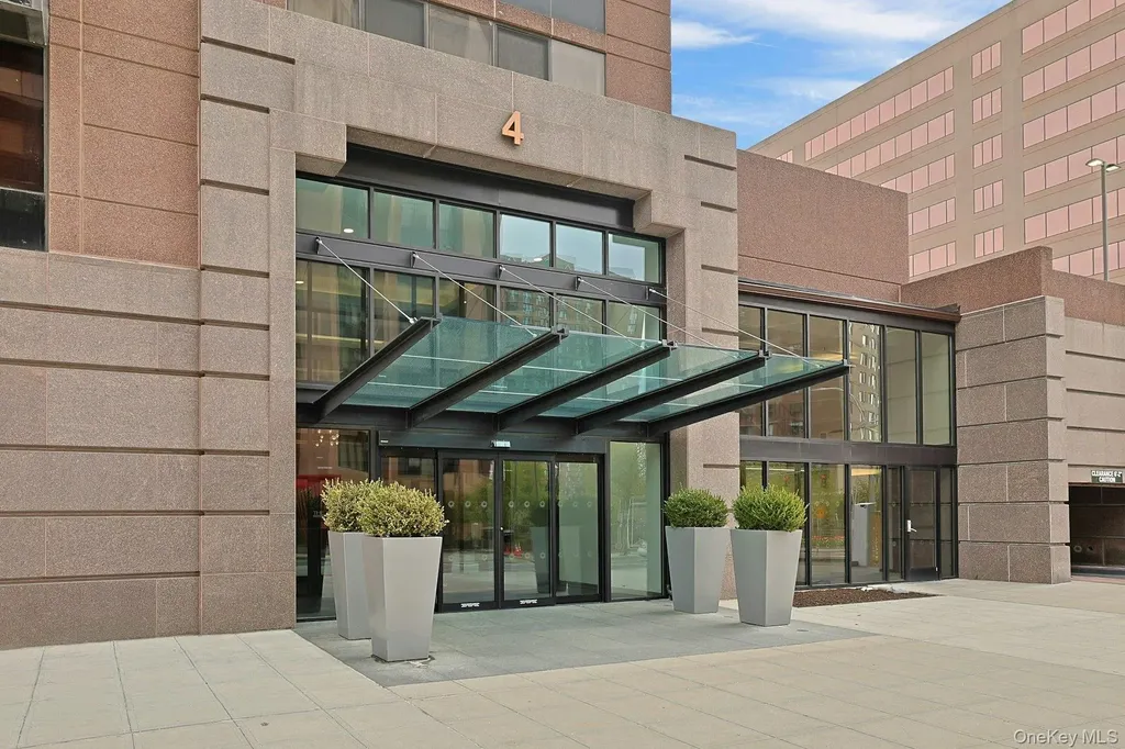 4 Martine White Plains NY 10606