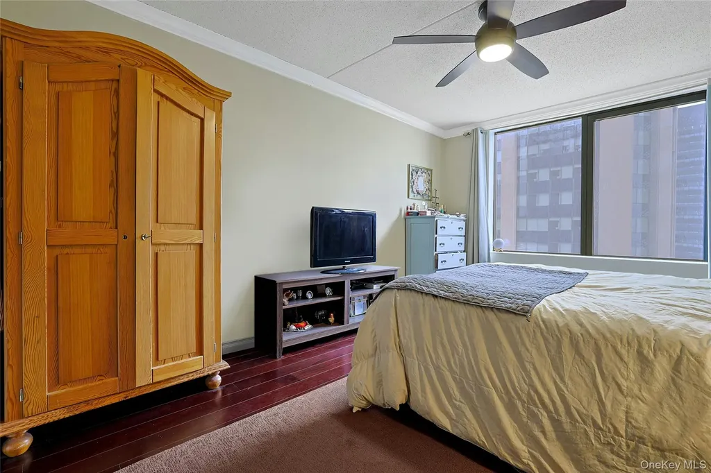 4 Martine White Plains NY 10606
