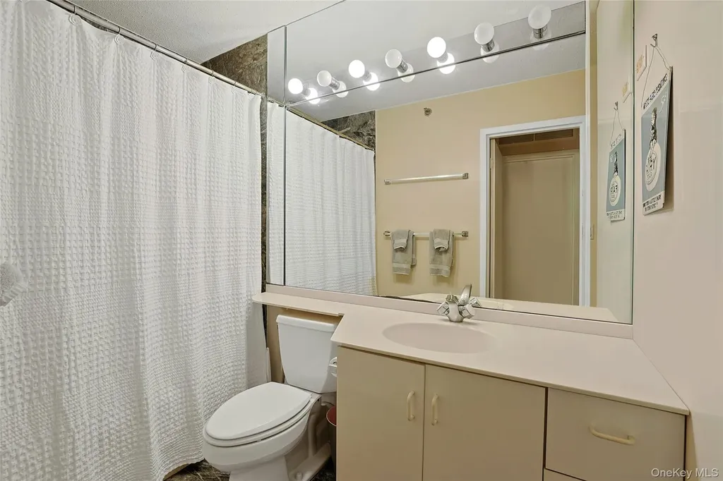 4 Martine White Plains NY 10606