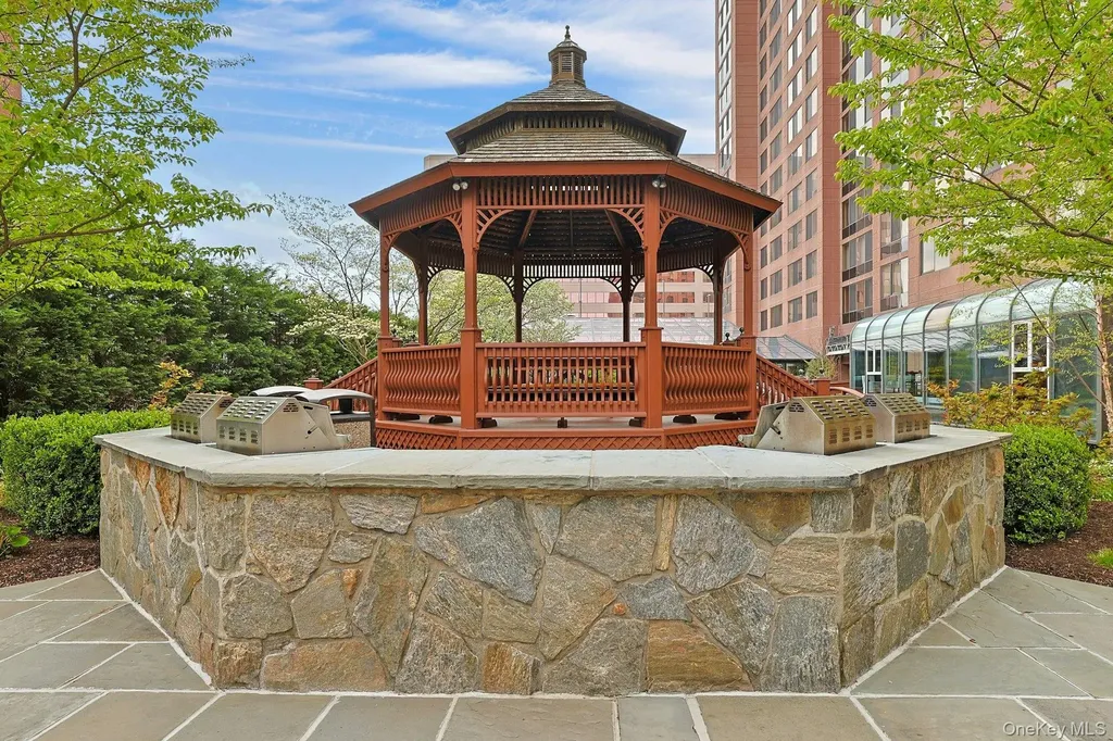 4 Martine White Plains NY 10606