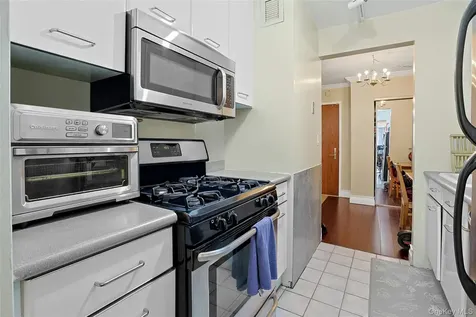 4 Martine White Plains NY 10606