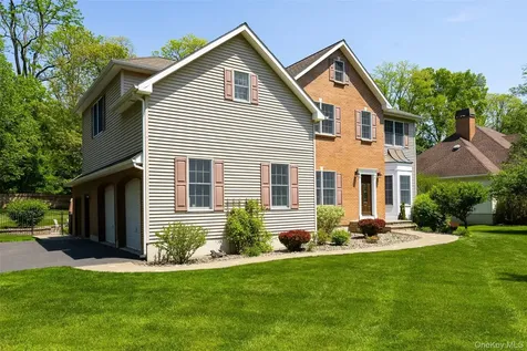 25 Evergreen Avenue Poughkeepsie NY 12601