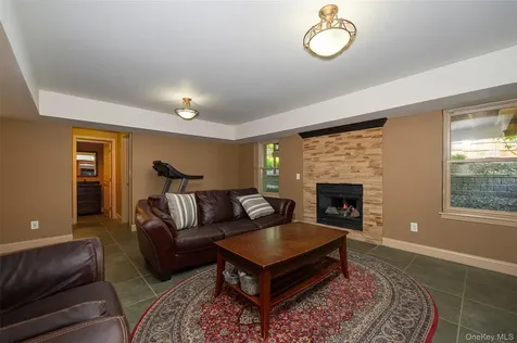 25 Evergreen Avenue Poughkeepsie NY 12601