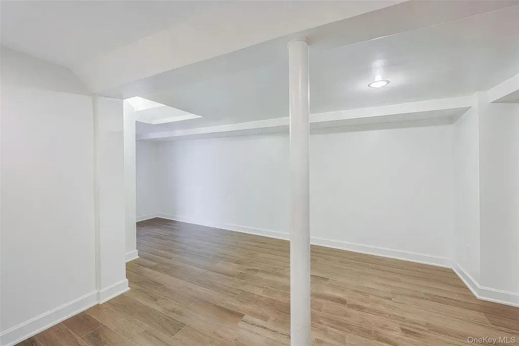 32-02 Murray Lane Flushing NY 11354
