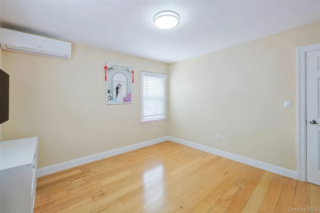 32-02 Murray Lane Flushing NY 11354