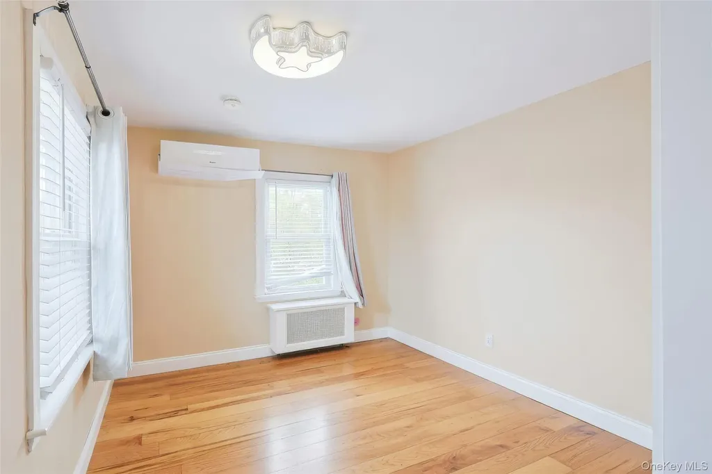 32-02 Murray Lane Flushing NY 11354