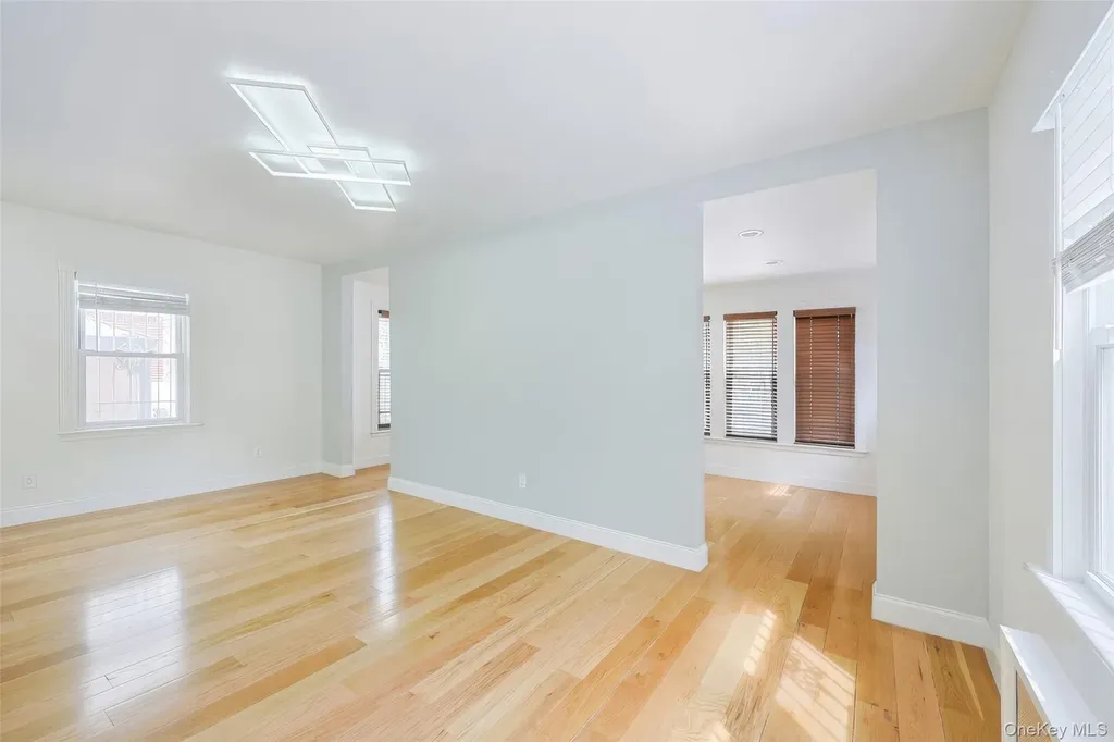 32-02 Murray Lane Flushing NY 11354
