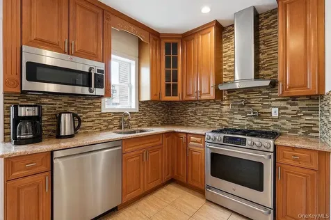 550 Cross Bay Boulevard Broad Channel NY 11693